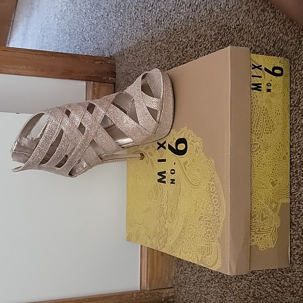 Ladies shoes